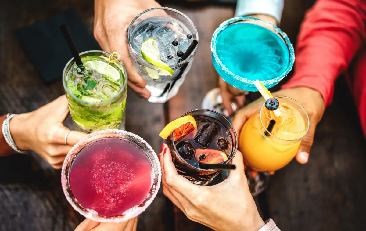 Unser erfahrenes Barkeeper Team begleitet Sie bei Ihrer Veranstaltung mit einer mobilen Bar und sorgt für ein unvergessliches Erlebnis.